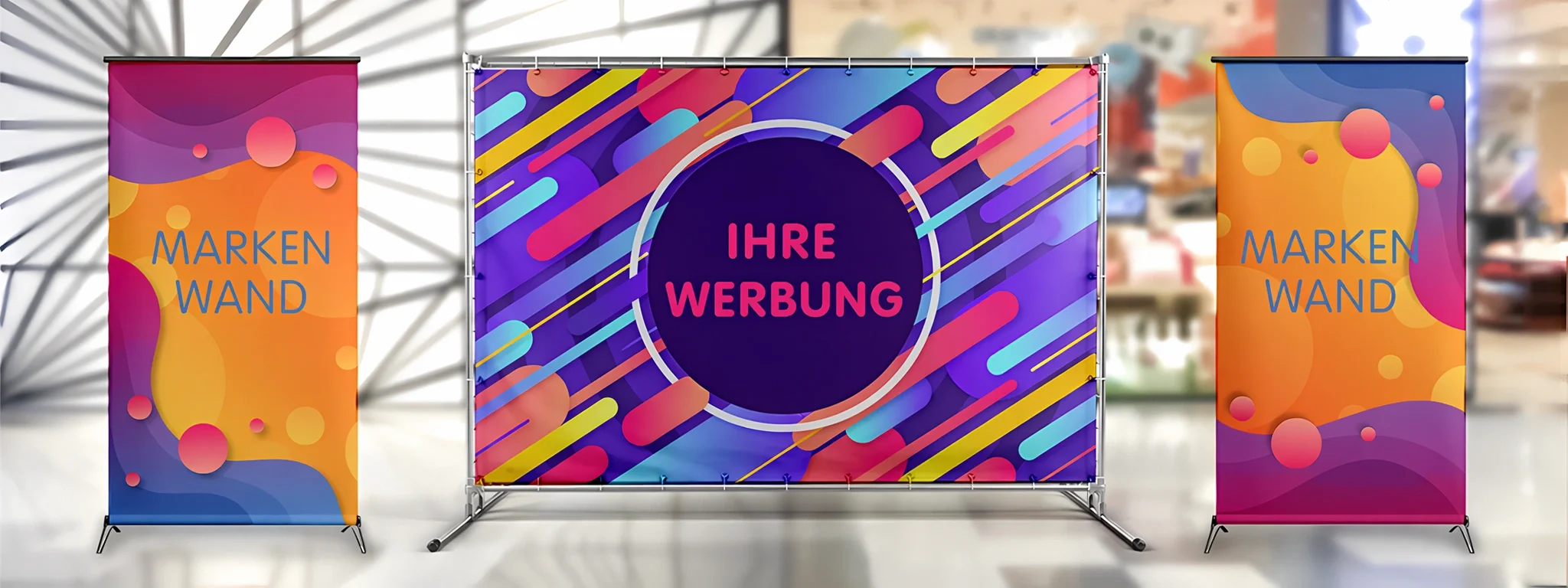 Marken Wand mit Ihrer Werbung auf Werbedisplays