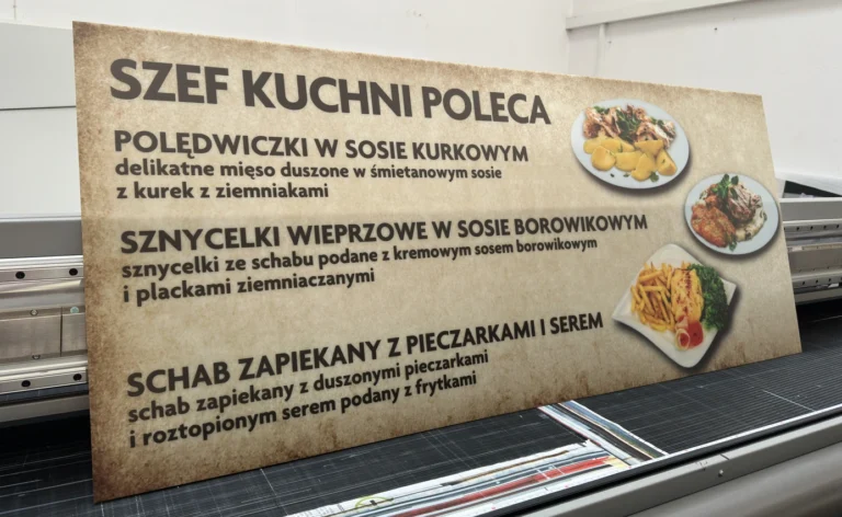Tablica z daniami głównymi, druk UV na pleksi, rekomendacje szefa kuchni