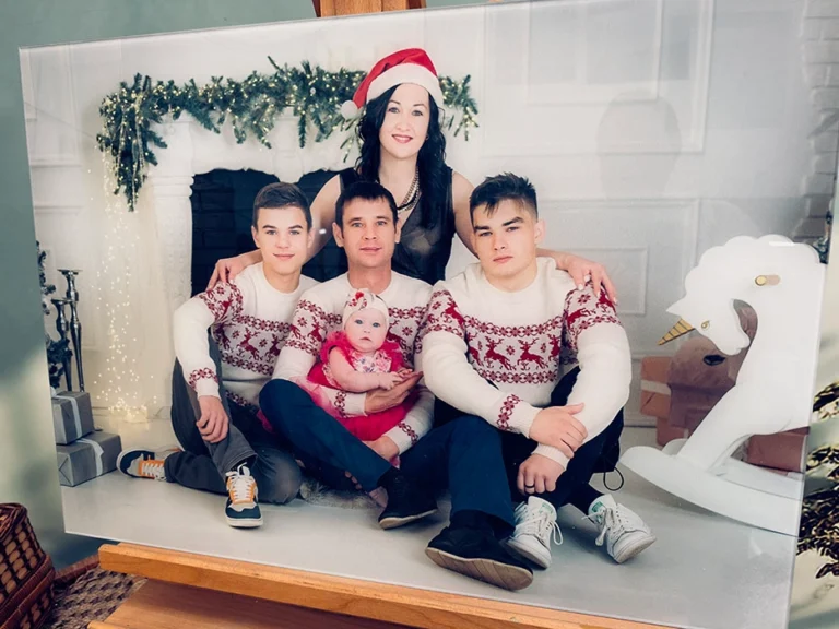 Rodzinne zdjęcie świąteczne – druk UV, tablice i szyldy reklamowe