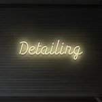 Neoen-Schriftzueg Detaeiling - fuer Aeuetoeaeuefbereituengen - zusaetzliche Ansicht 9