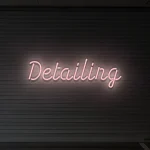 Neoen-Schriftzueg Detaeiling - fuer Aeuetoeaeuefbereituengen - zusaetzliche Ansicht 6