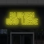 LED-Schriftzug Blumen und Liebe
