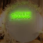 Neon-Schriftzug You & Me Forever