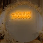 Neoen-Schriftzueg Yoeue Me Foerever - fuer Foetoebereiche - zusaetzliche Ansicht 7