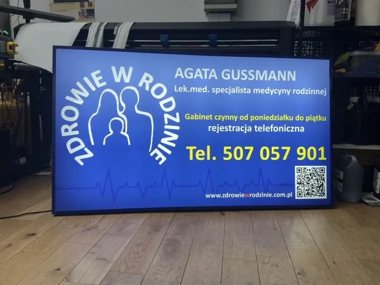 Beleuchtetes firmenschild Agata Gussmann