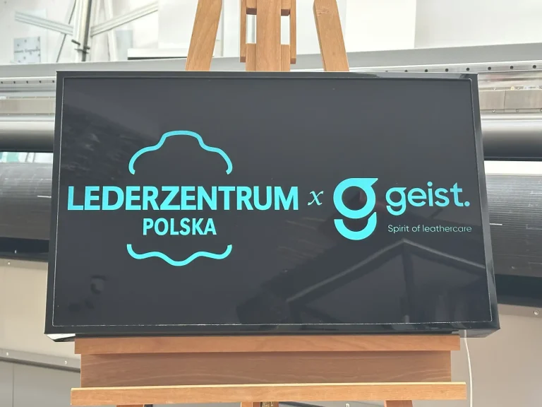 LED-Leuchtkasten aus Aluminiumprofil fuer Lederzentrum Polska x geist