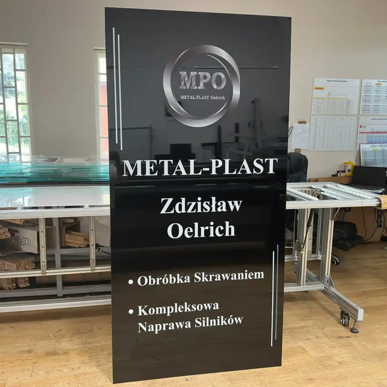 Dibond Werbeschild fuer Metal-Plast Unternehmen