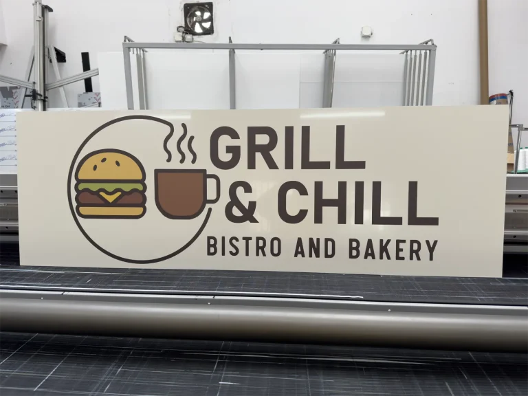 Dibond Werbeschild fuer Grill and Chill Bistro