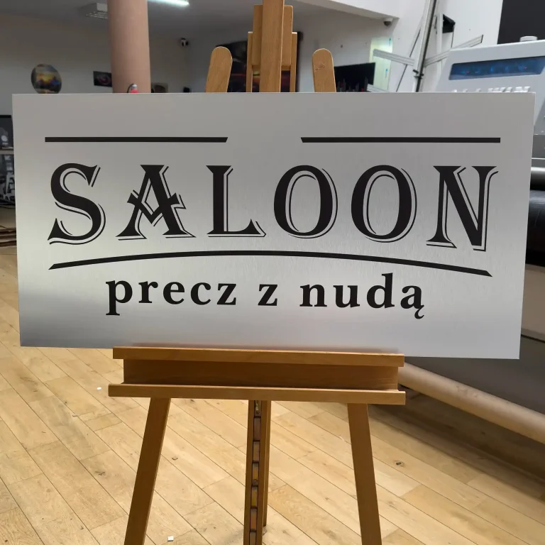 Helles Dibond Werbeschild fuer Saloon Friseursalon
