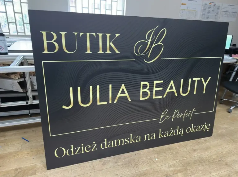 Dibond Werbeschild fuer Butik Julia Beauty