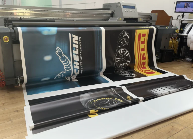 XXL-Werbebanner aus beschichtetem PVC 450 g/m2 beim Druck
