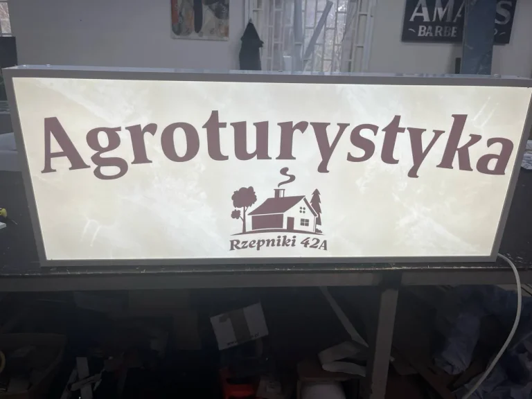 LED-Leuchtkasten aus Aluminiumprofil für Agrotourismus