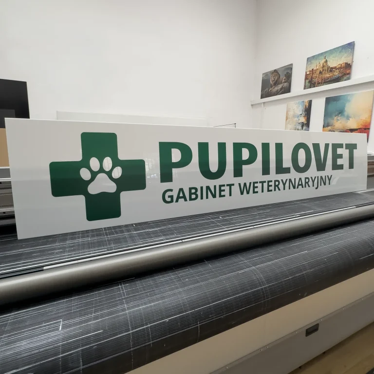 UV-Druck auf Dibond Schild für Tierarztpraxis Pupilovet