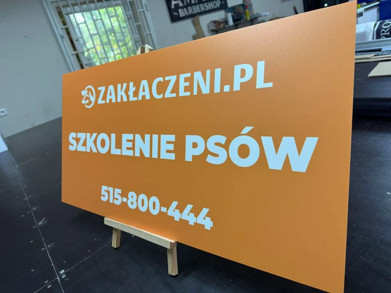 UV-Druck auf PVC für Hundeschule Zakłaczeni