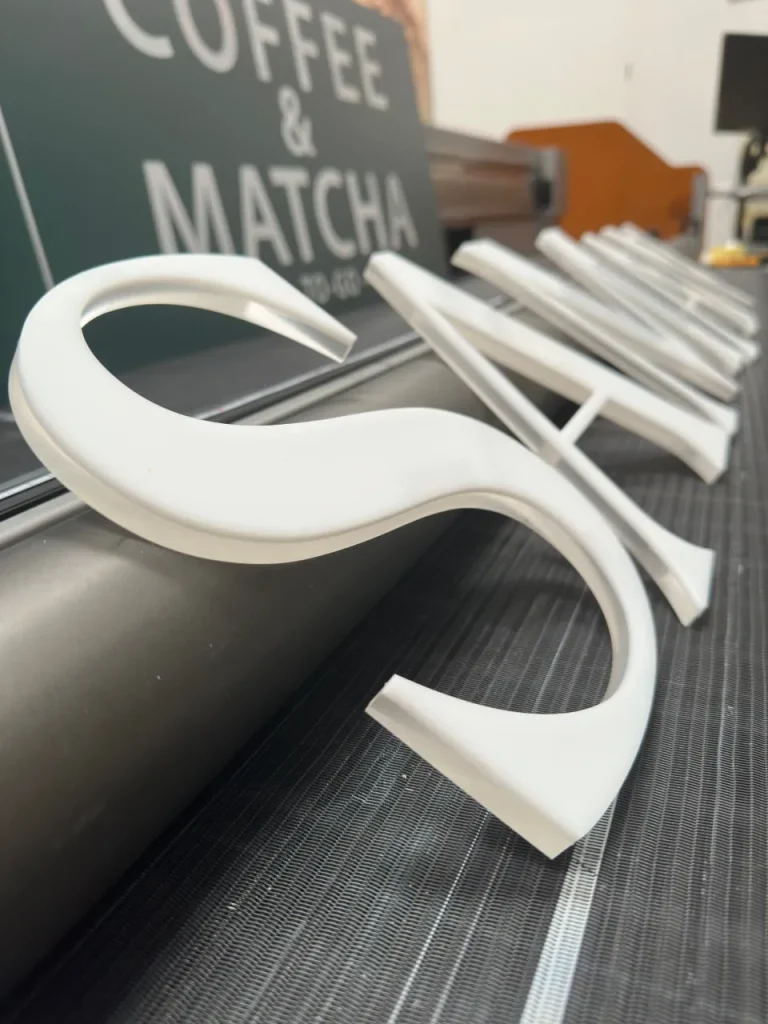 3D-Acrylbuchstaben mehrschichtig und ohne Beleuchtung nach Maß