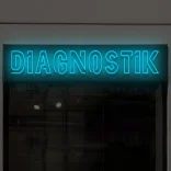 led-schriftzug-diagnostik-blau 1
