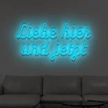 led-schriftzug-liebe-hier-und-jetzt-blau 1