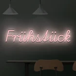 Neon schriftzuege Fruehstueck hellrosa 5