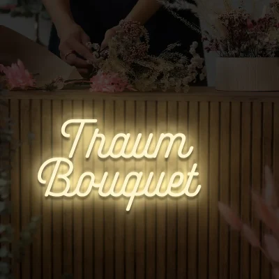 Neon schriftzug Traum Bouquet beige 1