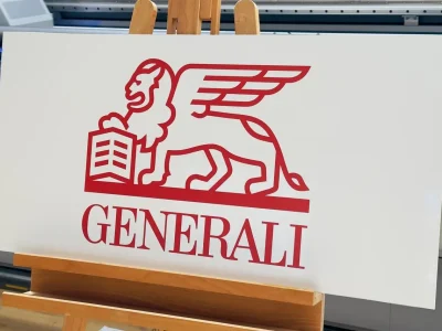 Werbeschilder auf weißem Dibond – präziser UV-Druck in hoher Qualität